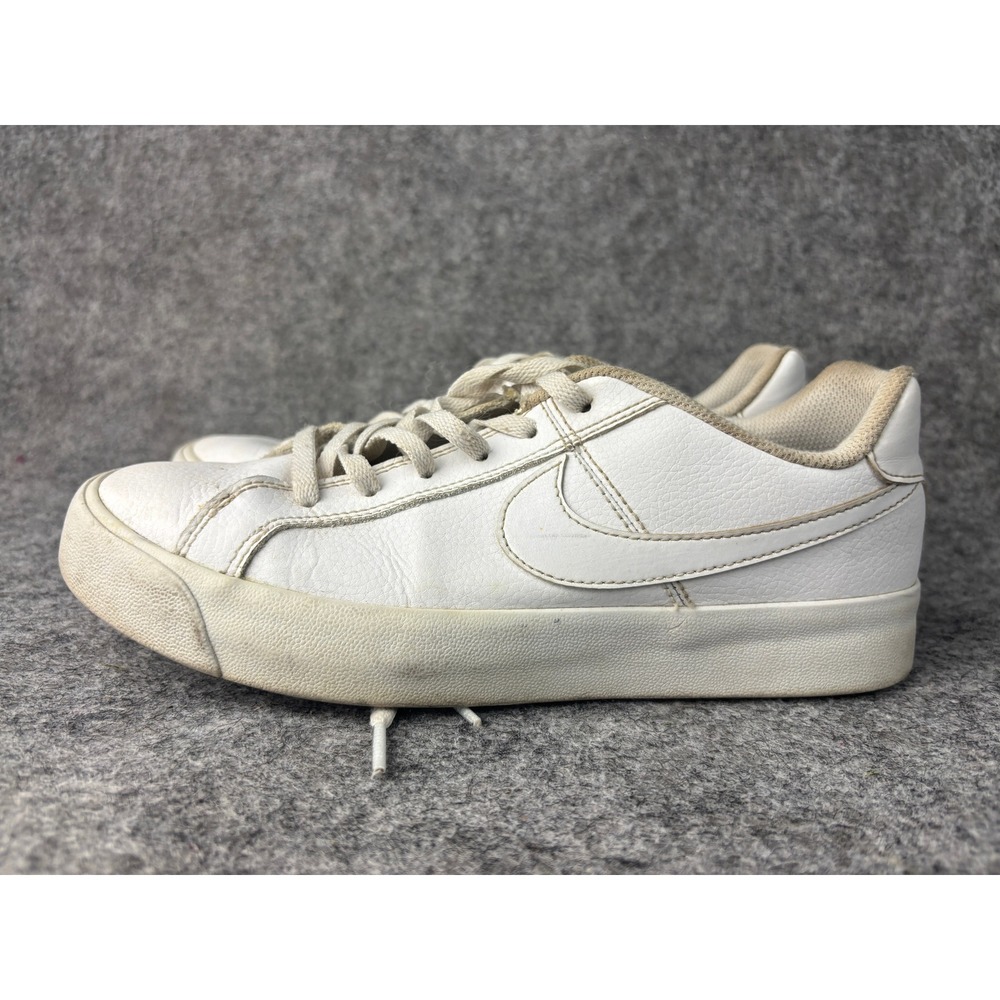 Nike Court Royale Sneakers Womens 7.5 White Leather Low Top AO2810-102